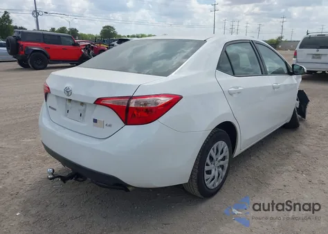 2017 Toyota Corolla Le z USA, uszkodzony, nr VIN 5YFBURHE6HP651555